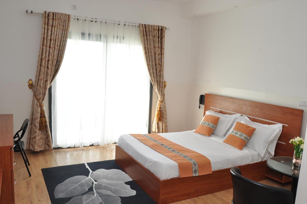 Hotel Sky Blue Mada Alasora Eksteriør bilde