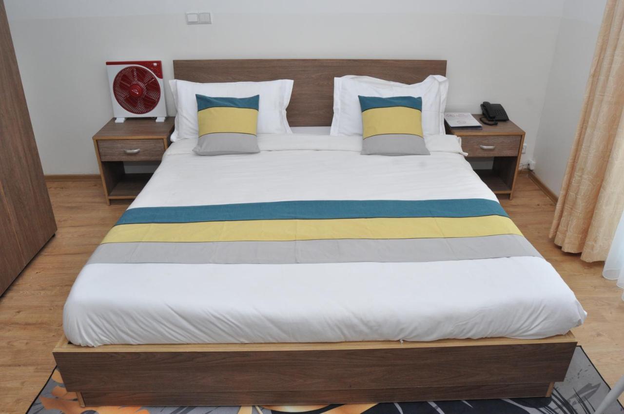Hotel Sky Blue Mada Alasora Eksteriør bilde