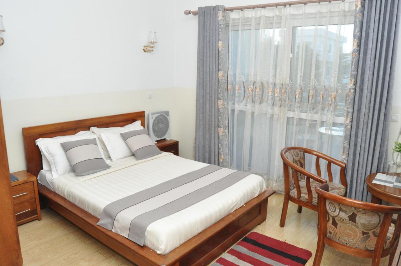 Hotel Sky Blue Mada Alasora Eksteriør bilde