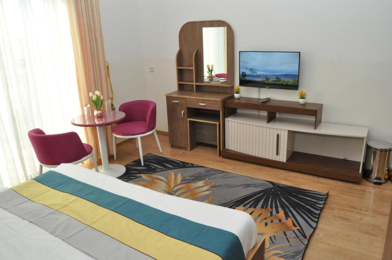 Hotel Sky Blue Mada Alasora Eksteriør bilde
